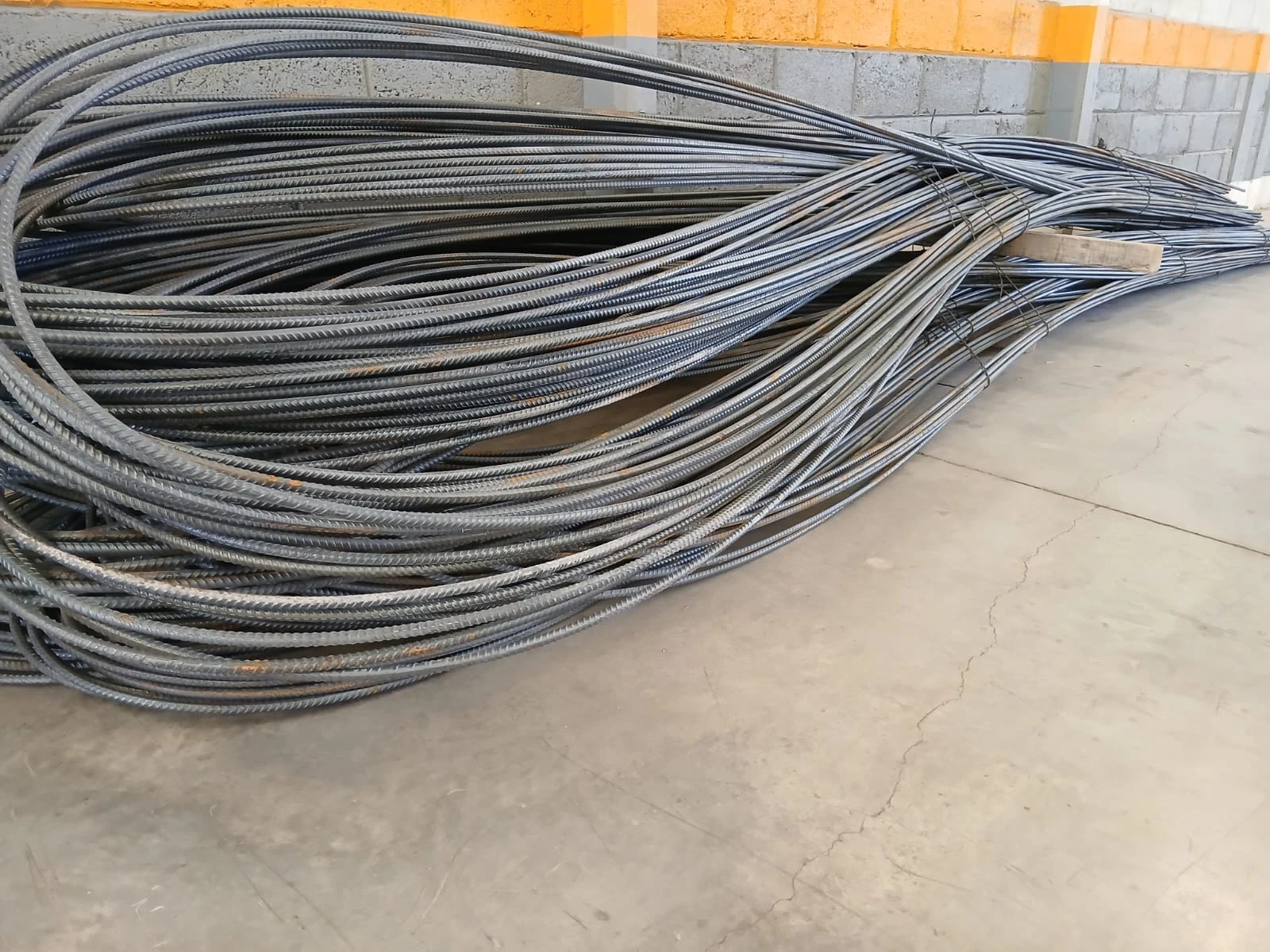 Varilla almacenada en bodega; foto de referencia del grupo